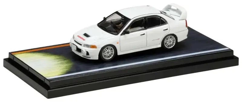 1/64 Hobby Japan Mitsubishi Lancer RS Evo IV Takumi Fujiwara & Seiji Iwaki Figures