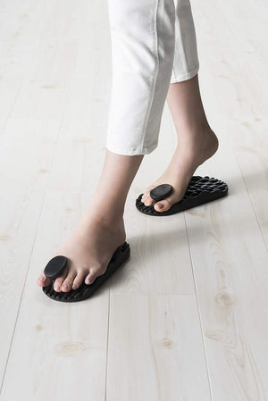 He Lived Akaishi Tsubo Fit Slippers Black - Japanese Made - YOYO JAPAN