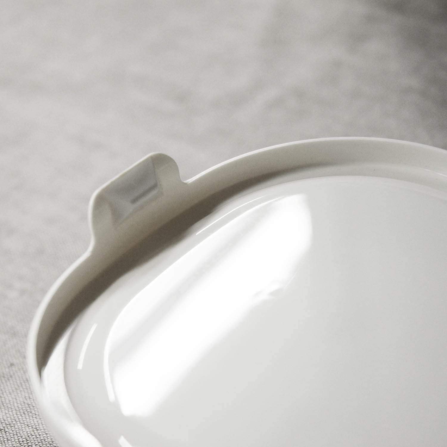 Iwaki Japan Kn3247H-W Storage Container 1L White Frozen Oven Microwaveable - YOYO JAPAN