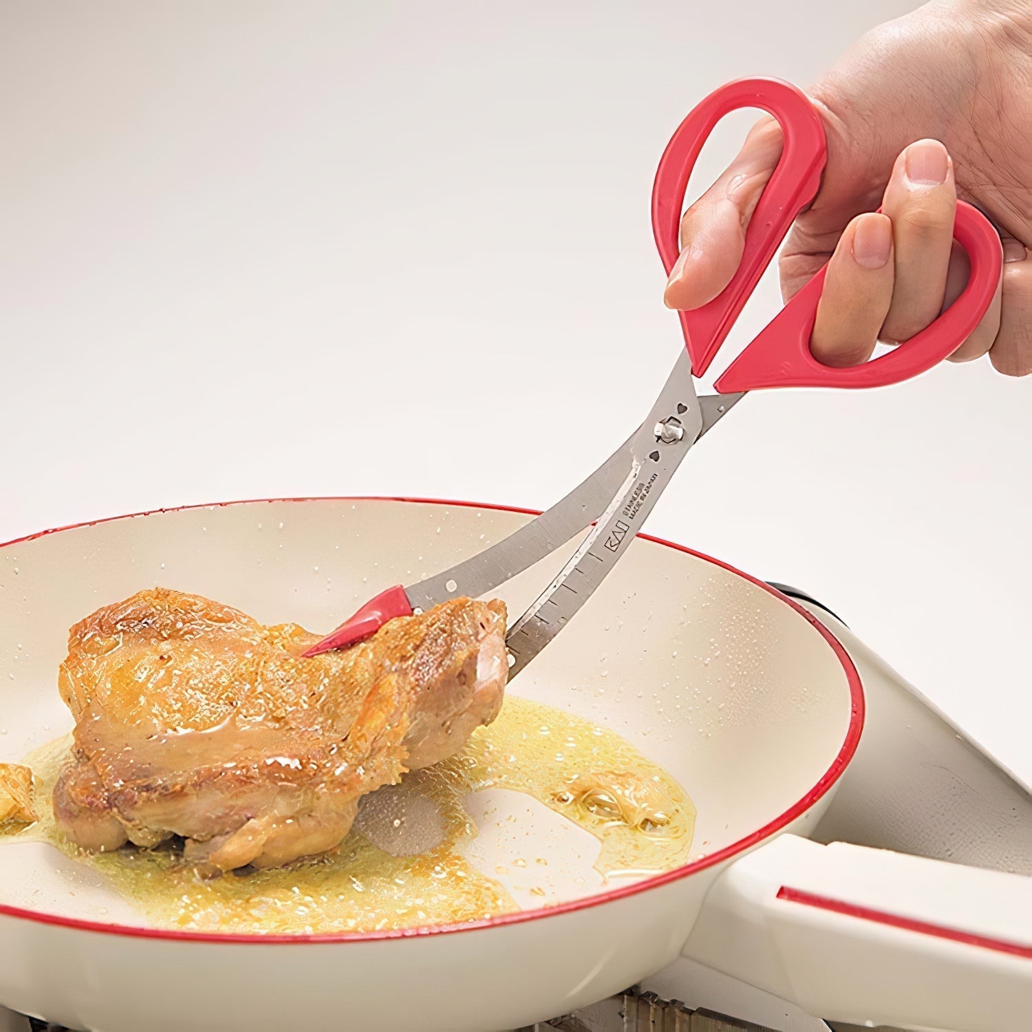 Kai Stainless Steel Kitchen Scissors With Tongs - YOYO JAPAN