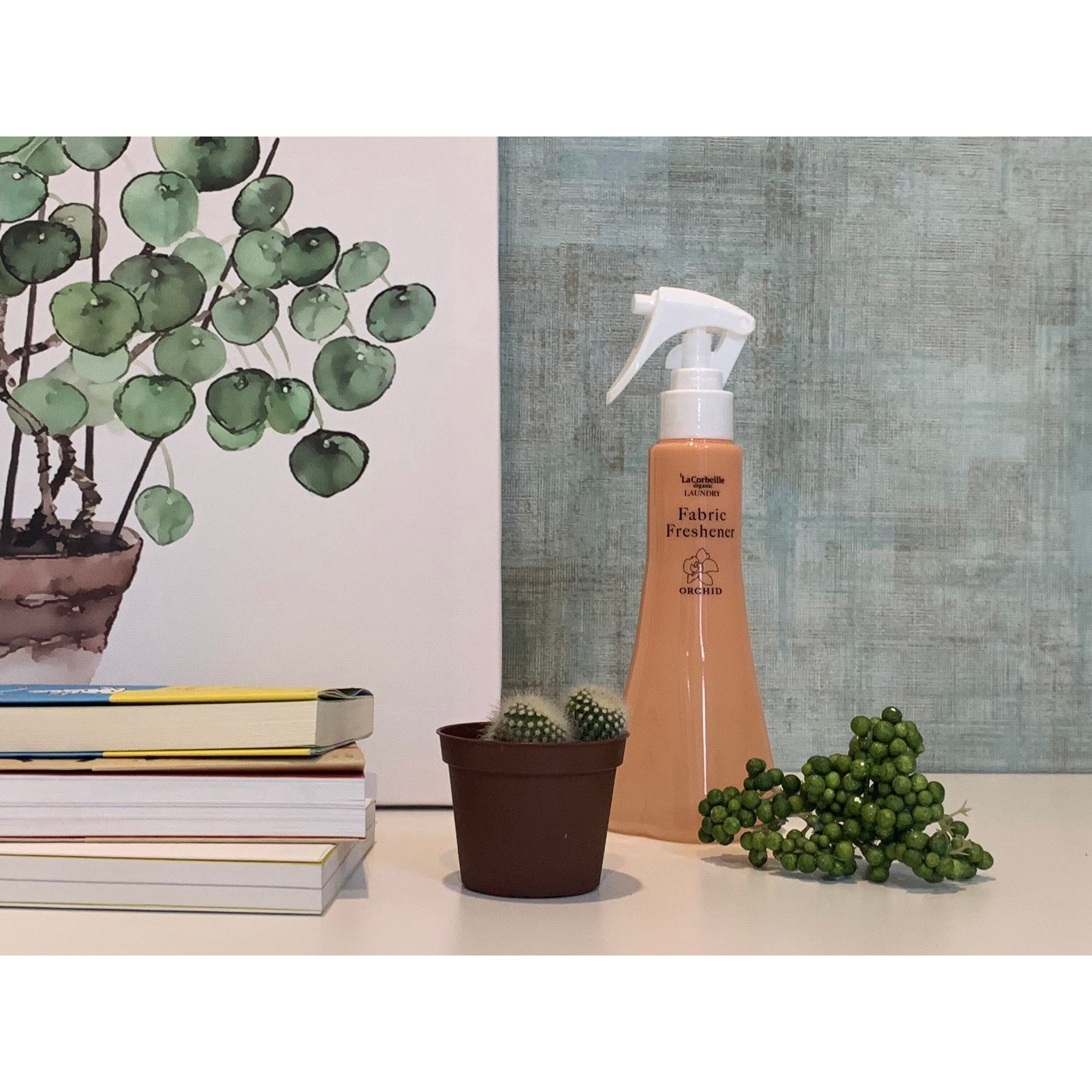 La Corbeille Organic Laundry Fabric Freshener Antibacterial Spray Deodorant 200ml - YOYO JAPAN