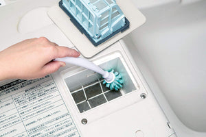 Mameita Washing Machine Filter Brush Lb-313 White Blue 4X4X24Cm - Made In Japan - YOYO JAPAN