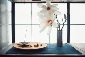 Nippon Kodo Kayuragi Sandalwood Incense Cones 12Pcs Japan + Stand White - YOYO JAPAN