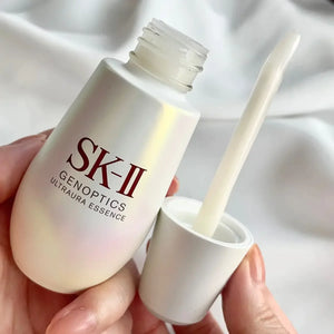 SK-II Genoptics Ultraura Essence Luxurious Face Serum 30ml - YOYO JAPAN