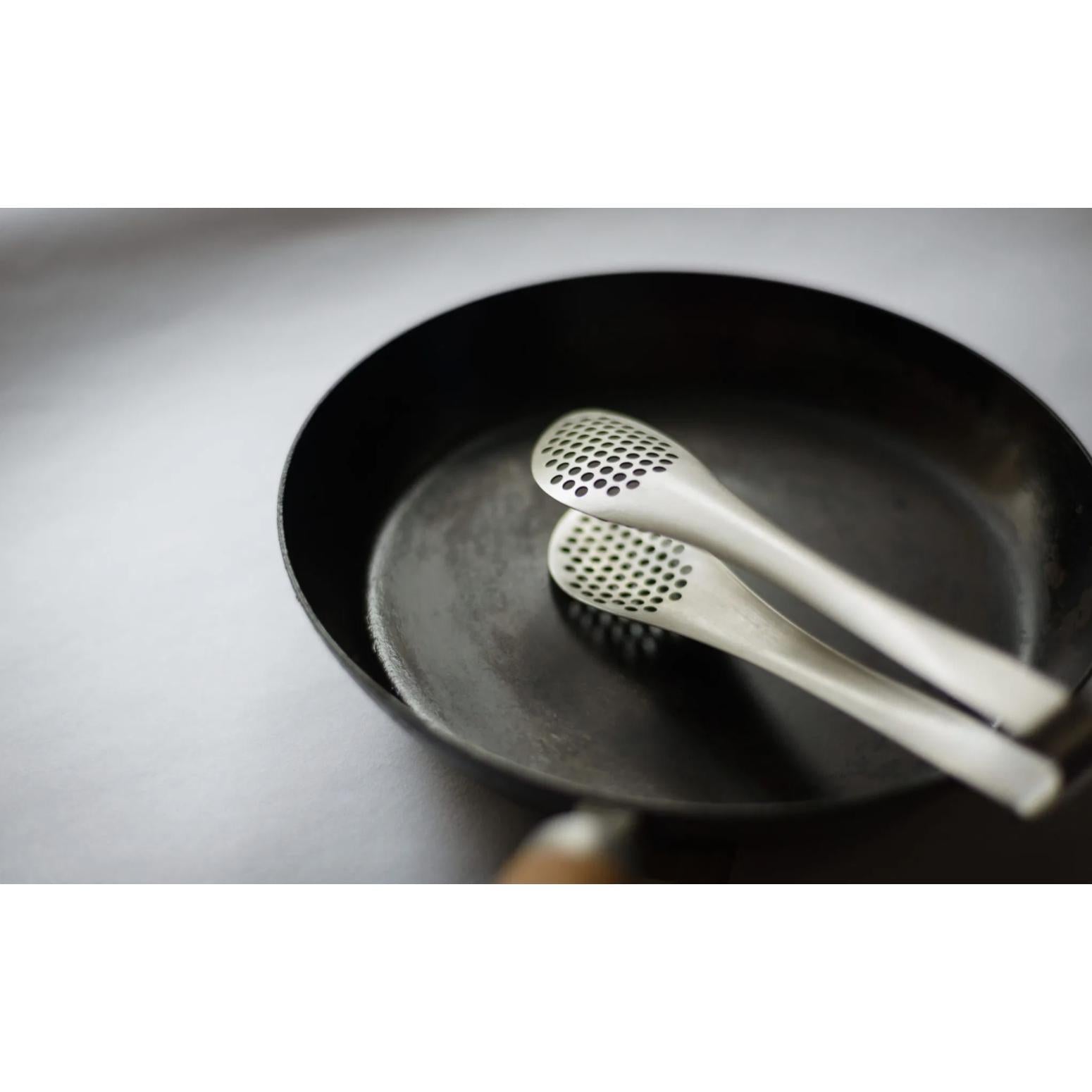 Sori Yanagi Stylish Slotted Metal Tongs - YOYO JAPAN