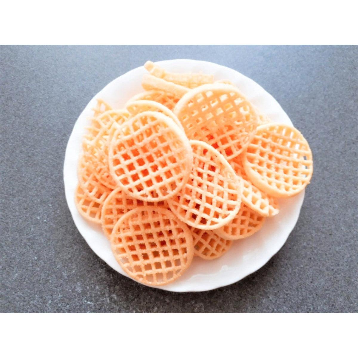 Tohato Amijaga Waffle Shaped Potato Chips Salty Beef Flavor 94g (Pack of 3) - YOYO JAPAN