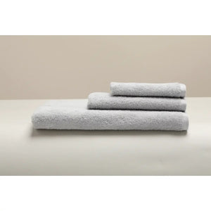 Close-up of Orim + Care Bath Towel 68 x 140 cm, showcasing soft texture for gentle skin comfort