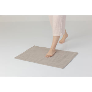 50x70cm Jogan Linen Hemp Bath Mat with absorbent 12-ply weave, offering natural comfort for families.