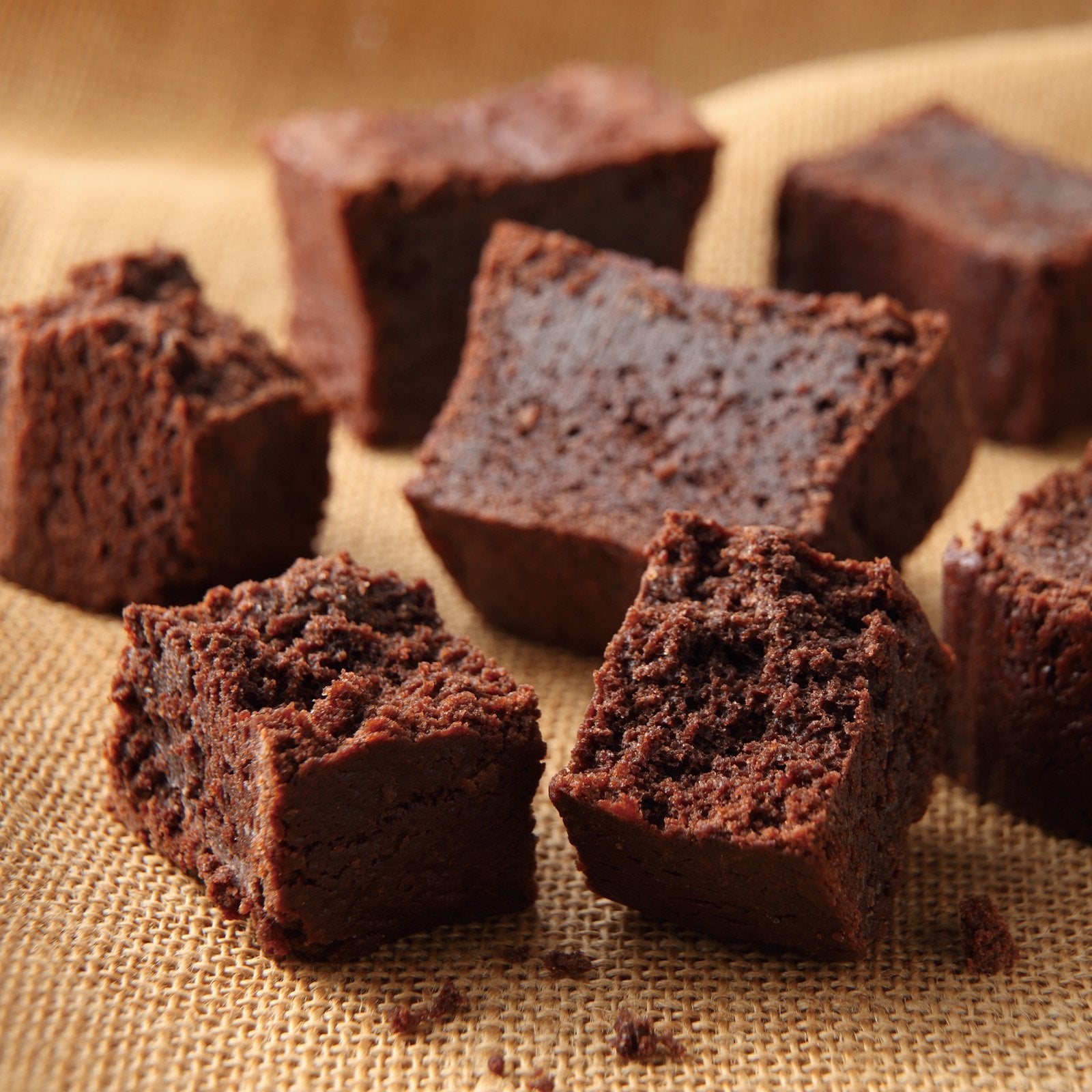 5 Pieces Ragueneau Poro Chocolat Brownie Cake, moist and rich, designed for chocolate lovers