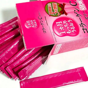 Close-up of Earth 1 Month Motchiri Uruou Collagen C Jelly, 31 Sticks, featuring vitamin C for radiance