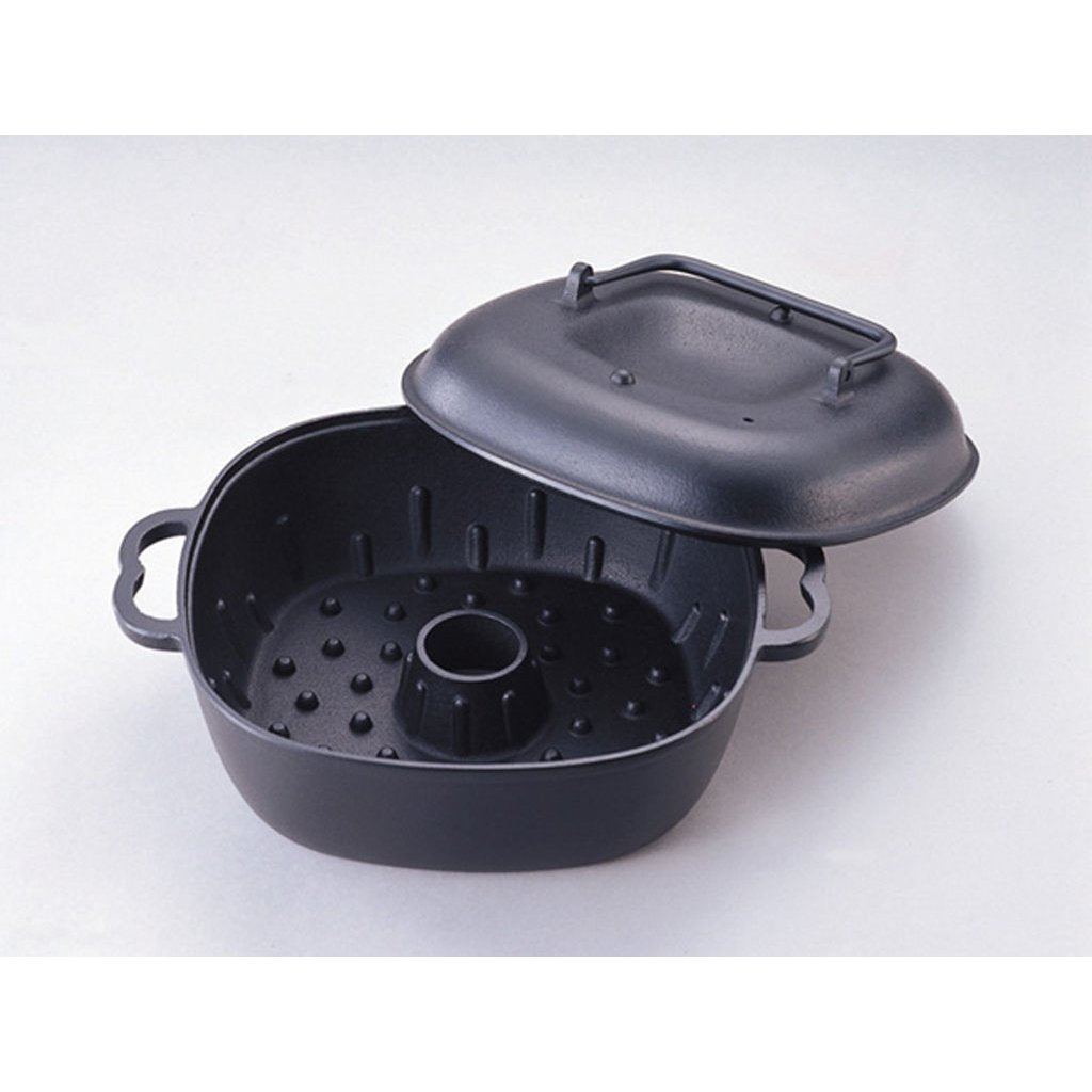 Iwachu Cast Iron Yakiimo Pot 31 cm with lid, ideal for roasting sweet potatoes