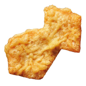 18cm Isuke Squared Sandalwood Lacquered Plate Sun & Moon, highlighted by natural sandalwood craftsmanship, bringing harmony and refined beauty to every dining experience.