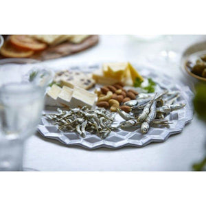 Close-up of Yamaki Dried Anchovy 30g, showing crispy anchovies for natural umami enjoyment.