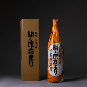 Close-up of Sekigahara Tamari Shoyu Japanese Tamari Soy Sauce, 300ml, featuring deep flavor for marinades