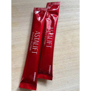 Close-up of Astalift Pure Collagen Powder, 30 Sachets, featuring portable sachets for convenience