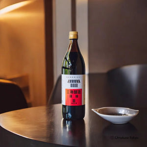 Close-up of Kamebishi Soy Sauce 3-Year Aged Saishikomi Shoyu 900ml, featuring velvety texture for balanced flavor