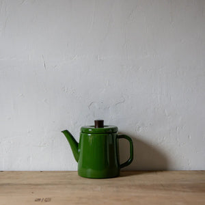 1.5L Noda Horo Enamel Kettle Green, induction-compatible design, for daily kitchen rituals