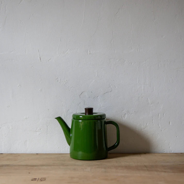 1.5L Noda Horo Enamel Kettle Green, induction-compatible design, for daily kitchen rituals