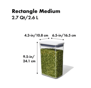 “OXO POP Container 2 24 cm Medium transparent body showing contents”