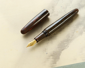 WANCHER Dream Pen Makoto, KEIRYU gold-plated nib close-up, elegant craftsmanship