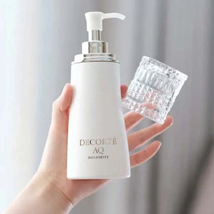 Close-up of Cosme Decorte AQ Meliority 200ml Face Wash, velvety foam, for hydrated skin