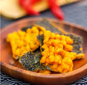 Close-up of Daiko Noriten Biriri Kun Extra Spicy Togarashi Tempura Seaweed Chips 70g (Pack of 12), featuring sansho pepper for tingling heat