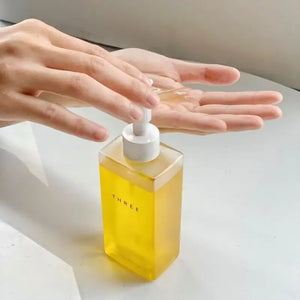 Three Balancing Cleansing Oil R 185ml - Skincare