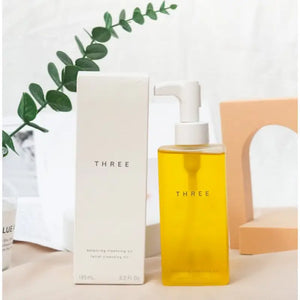 Three Balancing Cleansing Oil R 185ml - Skincare