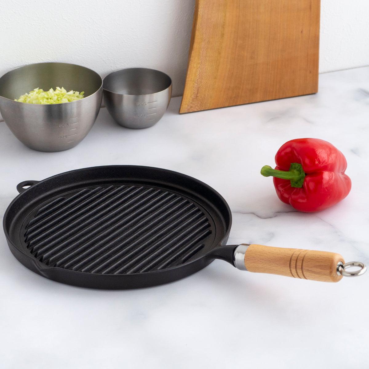 Ikenaga Cast Iron Griddle Pan With Wooden Handle (IH Compatible) 26cm