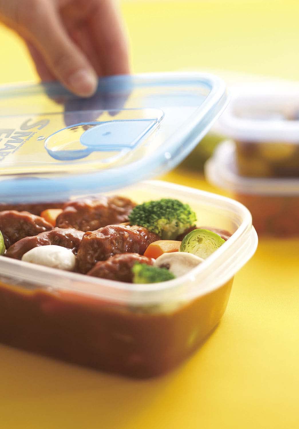 Iwasaki Industry Japan Microwave Storage Container Antibacterial Smart Flap Square 610Ml 3Pcs Baa-041 - YOYO JAPAN