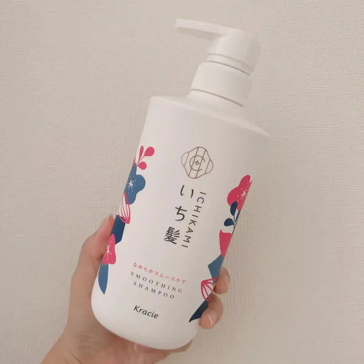 Kracie Ichikami Smooth Care Shampoo For Silky Hair 480ml