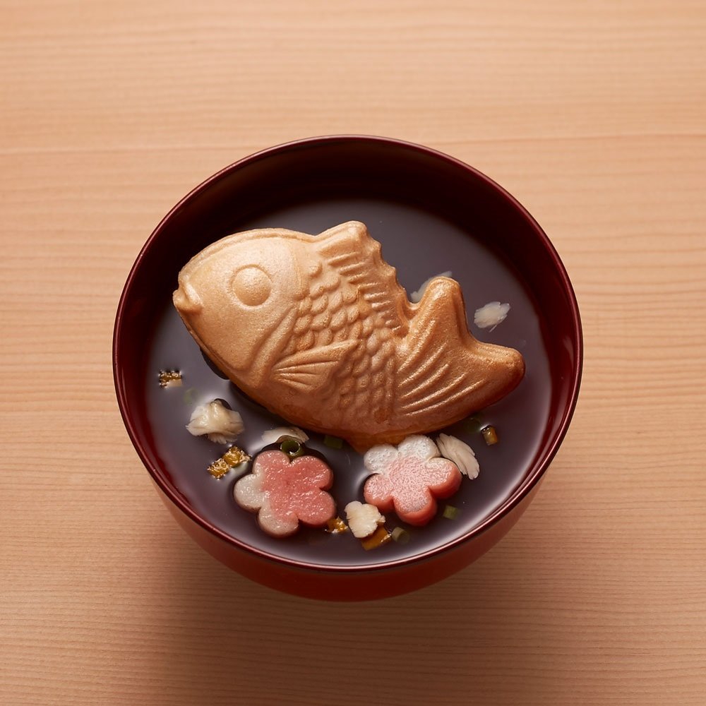 Kyuemon Sea Bream Suimono Clear Soup in Monaka Wafer (2 Servings)