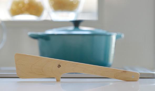 Miranda Style Omoeraku Handcrafted Japanese Beech Wood Spatula Large - Square - YOYO JAPAN