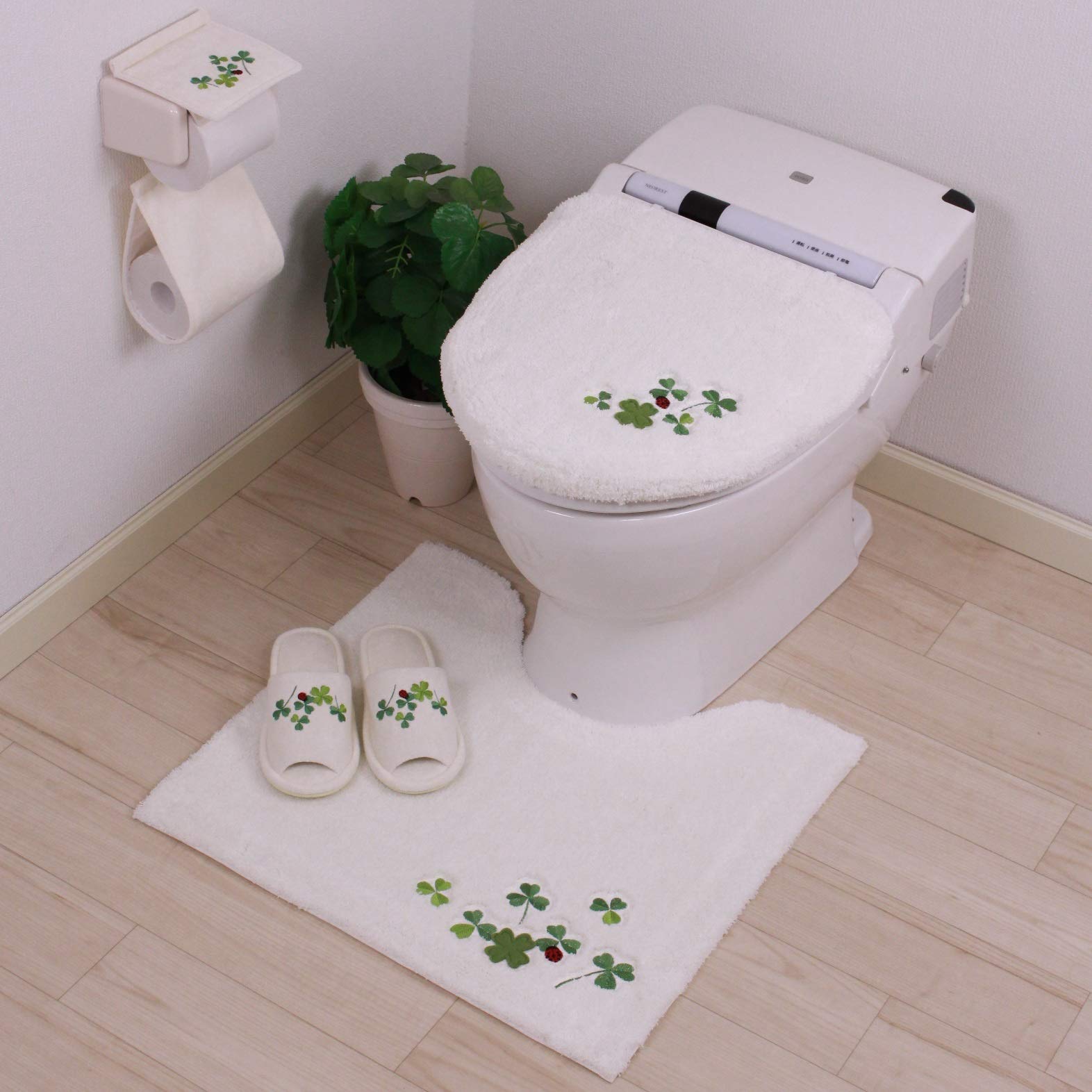 Senko Ladybug Slippers Ivory 63618 Japanese Footwear