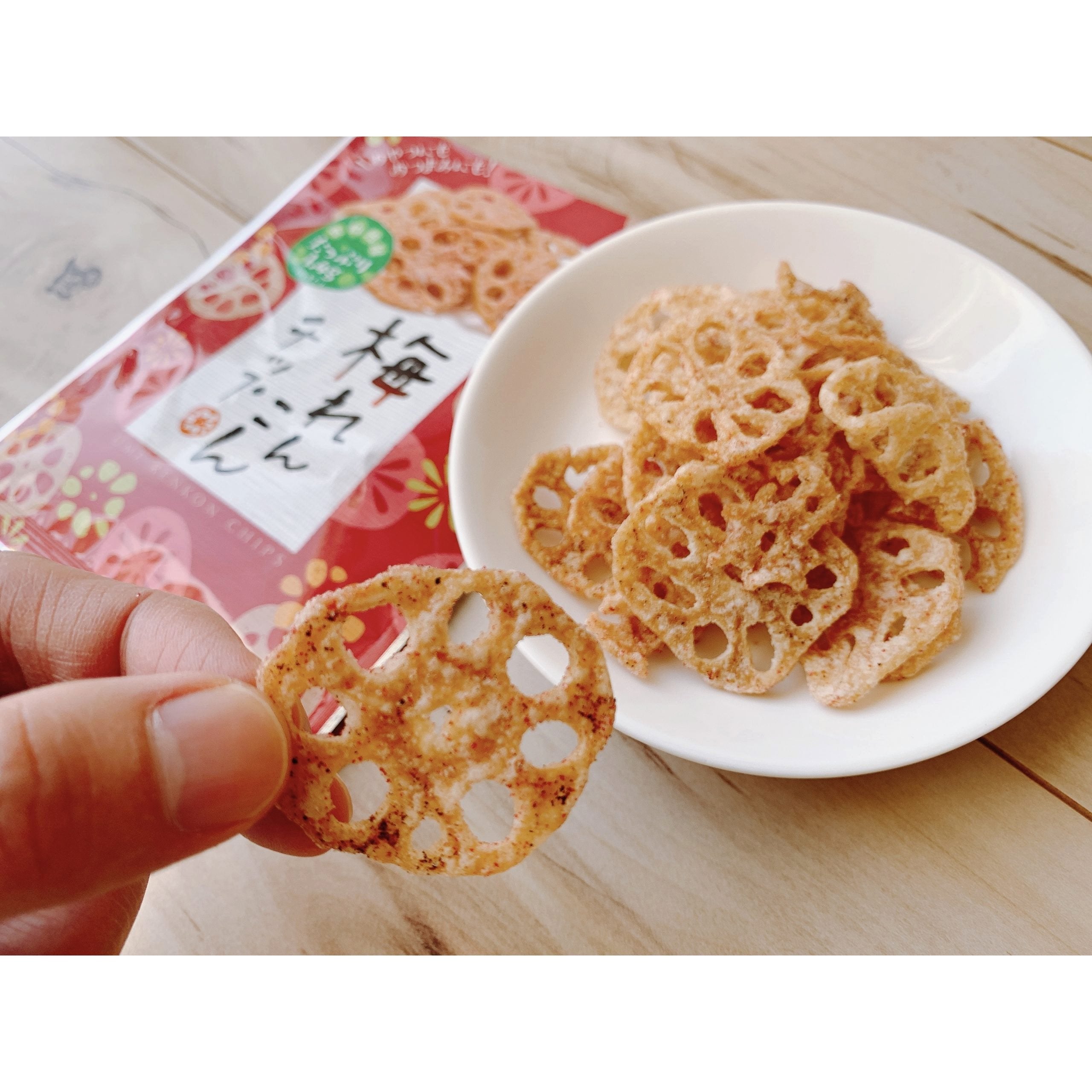Sokan Ume Renkon Chips Japanese Plum Flavored Lotus Root Chips 18g (Pack of 6)