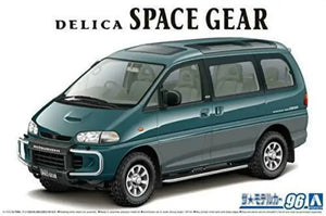 Aoshima 1/24 Scale Mitsubishi Pe8w Delica Space Gear 1996 Plastic Model Kit