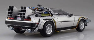 Aoshima Bunka Kyozaisha 1/24 BT - 01 Back To The Future Time Machine Model