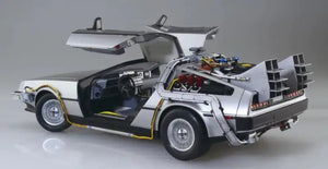 Aoshima Bunka Kyozaisha 1/24 BT - 01 Back To The Future Time Machine Model