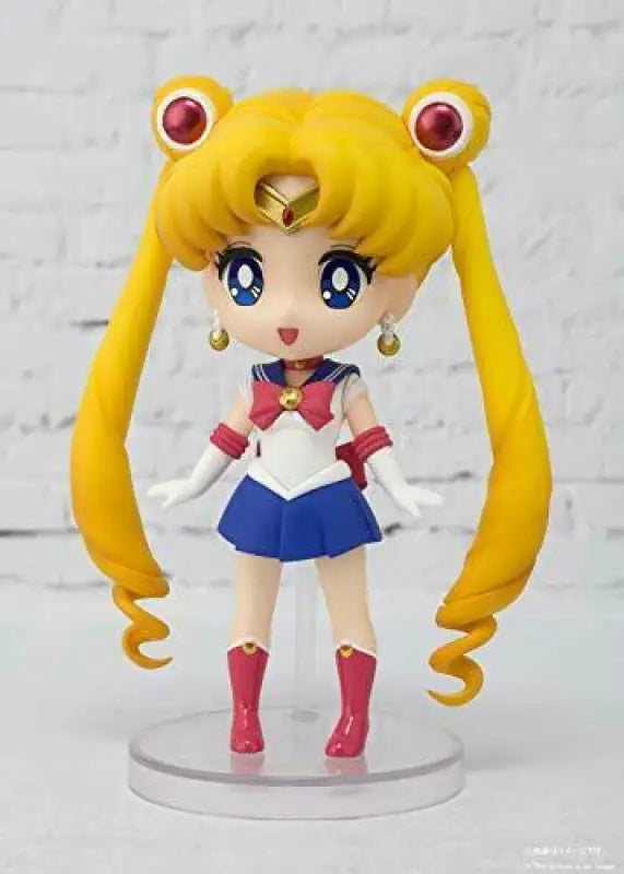 Bandai Figuarts Mini Sailor Moon Figure - Scale