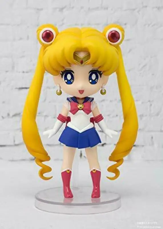 Bandai Figuarts Mini Sailor Moon Figure - Scale