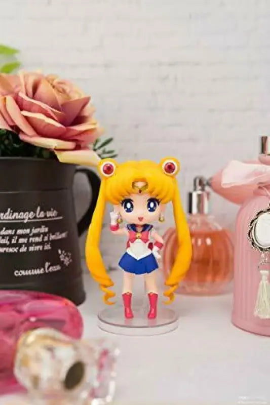 Bandai Figuarts Mini Sailor Moon Figure - Scale