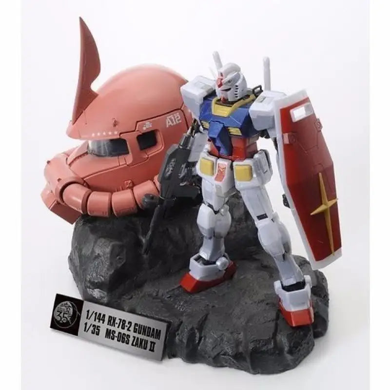 Bandai Rg 1/144 Rx-78-2 Gundam & 1/35 Char’s Zaku Head Premium Model Kit - Gunpla