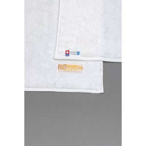Close-up of Épatant Imabari Bath Towel 67 x 140 cm, showing smooth Sea Island cotton fibers for gentle use.