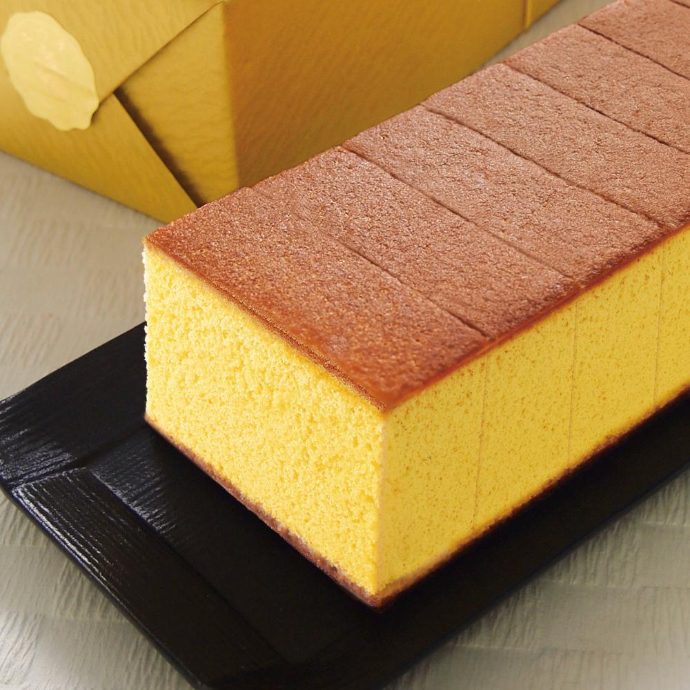 Close-up of Bunmeido Tokusen Gosan Castella Cake 10 Pieces, featuring soft sponge for sweet indulgence