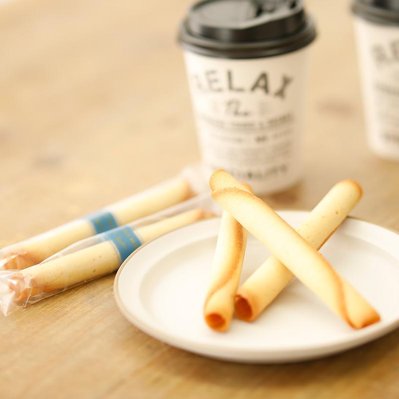 Yoku Moku Cigare Japanese Cigar Cookies, 30 Pieces, showcasing crispy rolled butter texture to suit tea lovers and refined snack moments