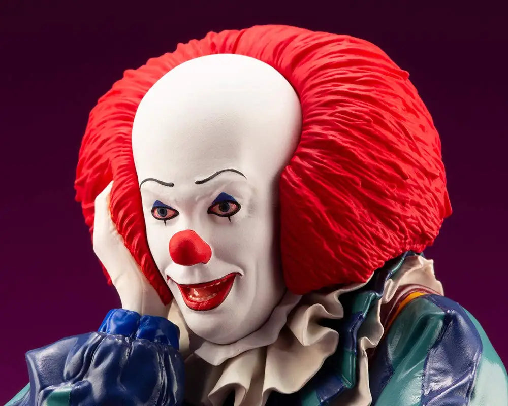 Close-up of KOTOBUKIYA ARTFX Anywhere IT Pennywise 1/6 Scale Figure, featuring eerie expression for immersive fear