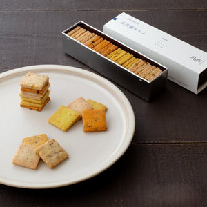 Close-up of Tatatado Vegan Gluten-Free Sable Rice Cookies 28 Pieces, featuring assorted natural flavors