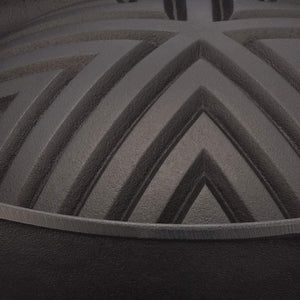 Cooking on the Iwachu Jingisukan pot, close-up of grilled food