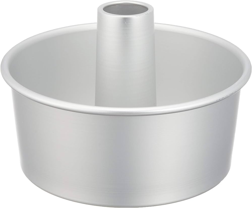 17cm Matsunaga Aluminum Professional Chiffon Cake Mold, durable aluminum build, offering perfect release for fluffy cakes