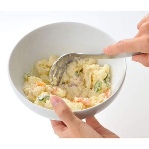 Close-up of Uchicook Potato Masher 18cm, durable stainless steel head for even mashing performance